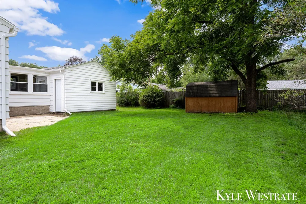 4205 Hillsdale Avenue NE Plainfield Charter Township, MI 49525
