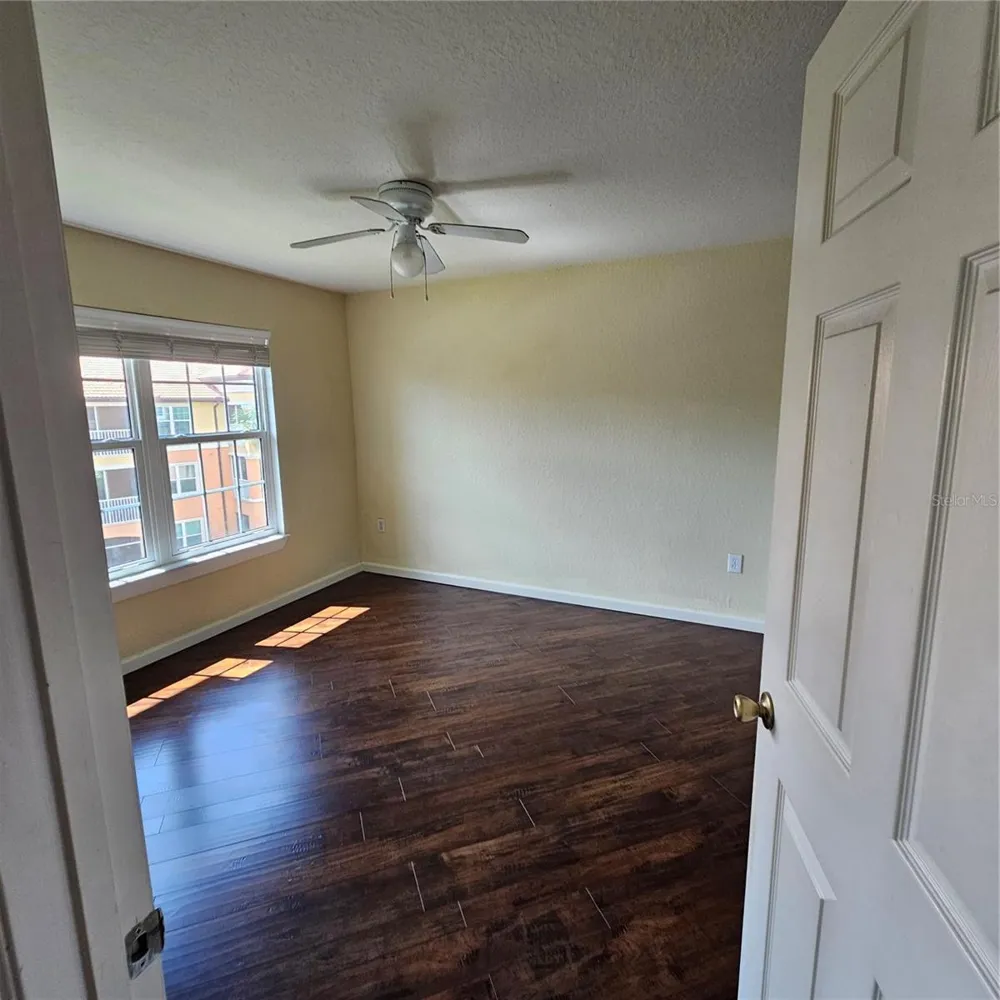 5483 VINELAND ROAD #10304 Orlando, FL 32811