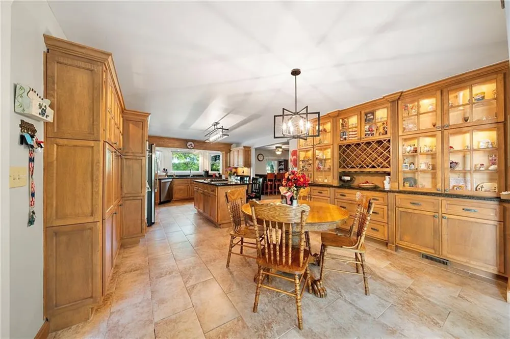 31 Fawn Lake Trail NE White, GA 30184