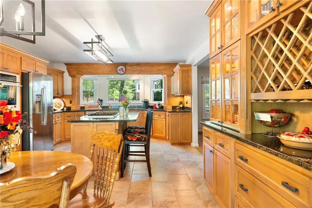 31 Fawn Lake Trail NE White, GA 30184
