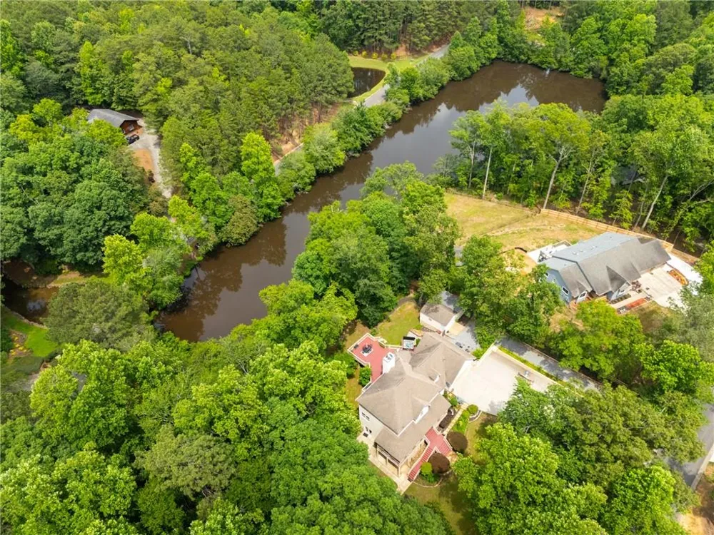 31 Fawn Lake Trail NE White, GA 30184