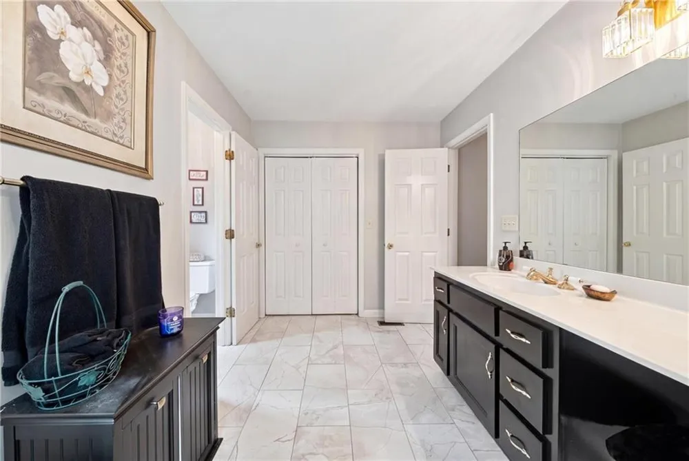 31 Fawn Lake Trail NE White, GA 30184