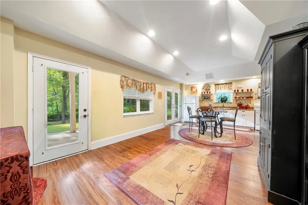 31 Fawn Lake Trail NE White, GA 30184