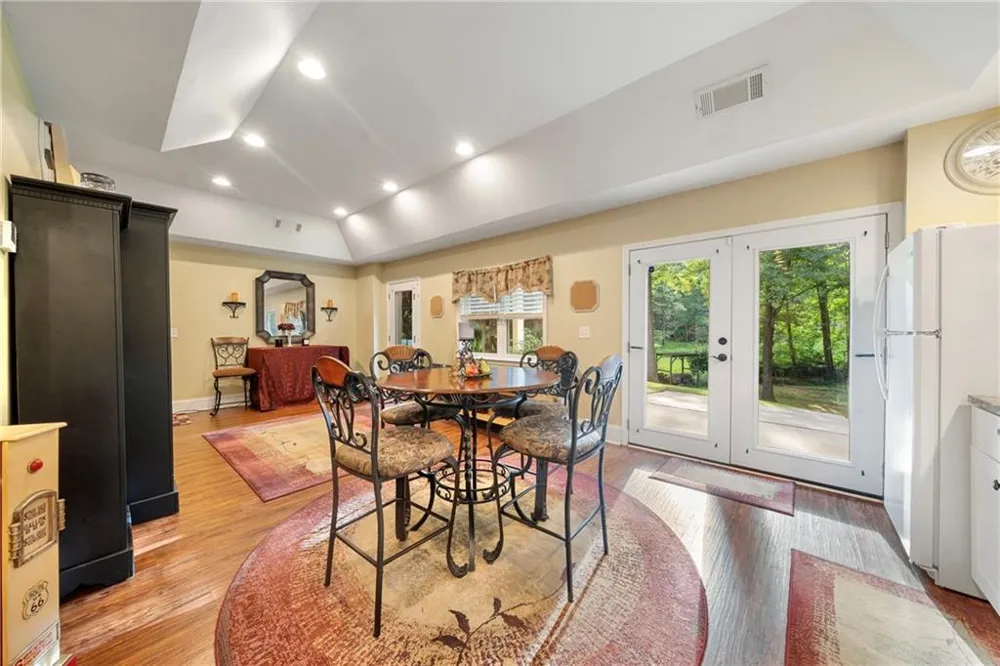 31 Fawn Lake Trail NE White, GA 30184