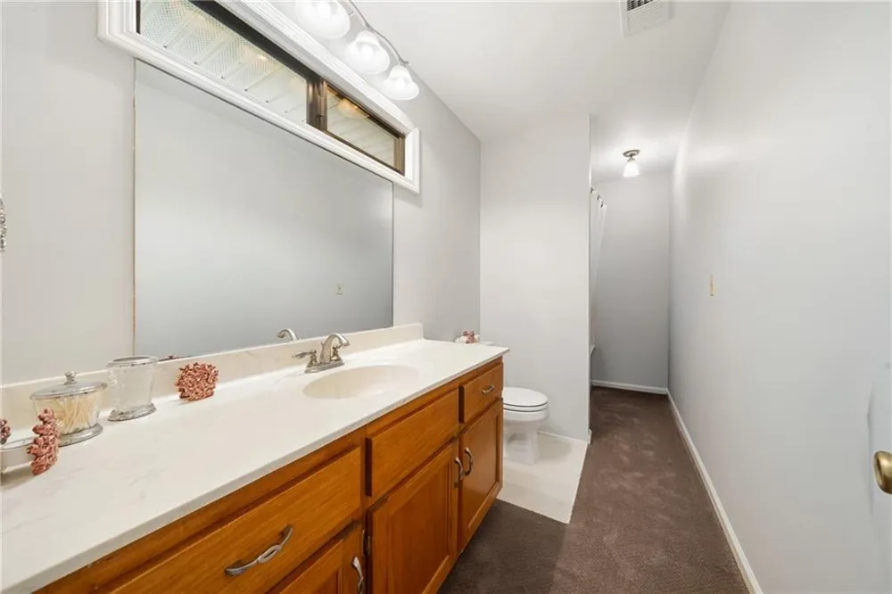 31 Fawn Lake Trail NE White, GA 30184