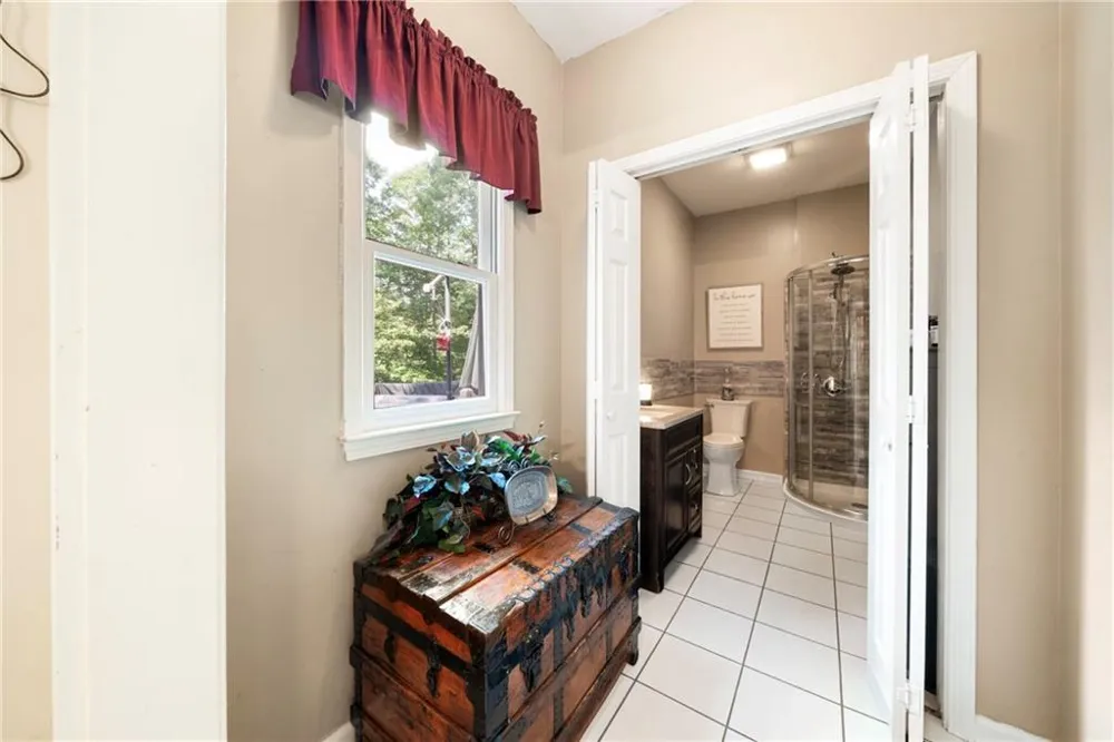 31 Fawn Lake Trail NE White, GA 30184