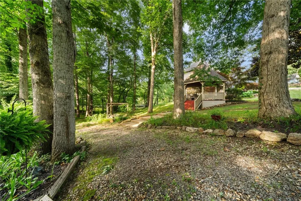 31 Fawn Lake Trail NE White, GA 30184