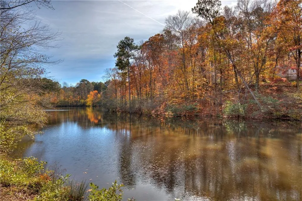 31 Fawn Lake Trail NE White, GA 30184