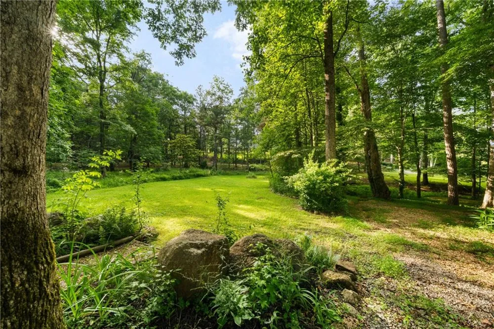 31 Fawn Lake Trail NE White, GA 30184