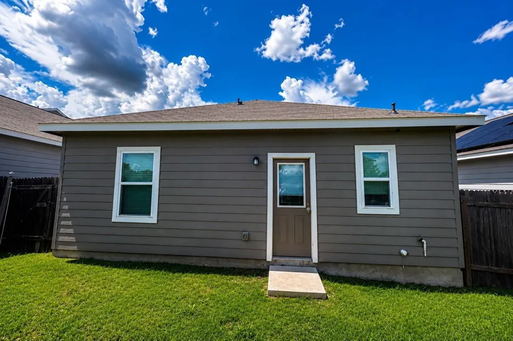 253 Wonderful Life Way Jarrell, TX 76537
