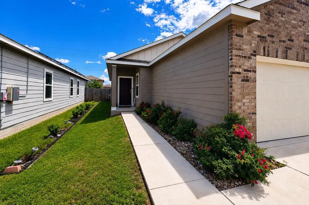 253 Wonderful Life Way Jarrell, TX 76537