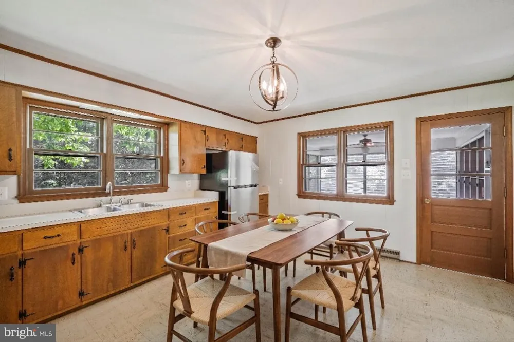 9103 MEETZE ROAD Warrenton, VA 20187