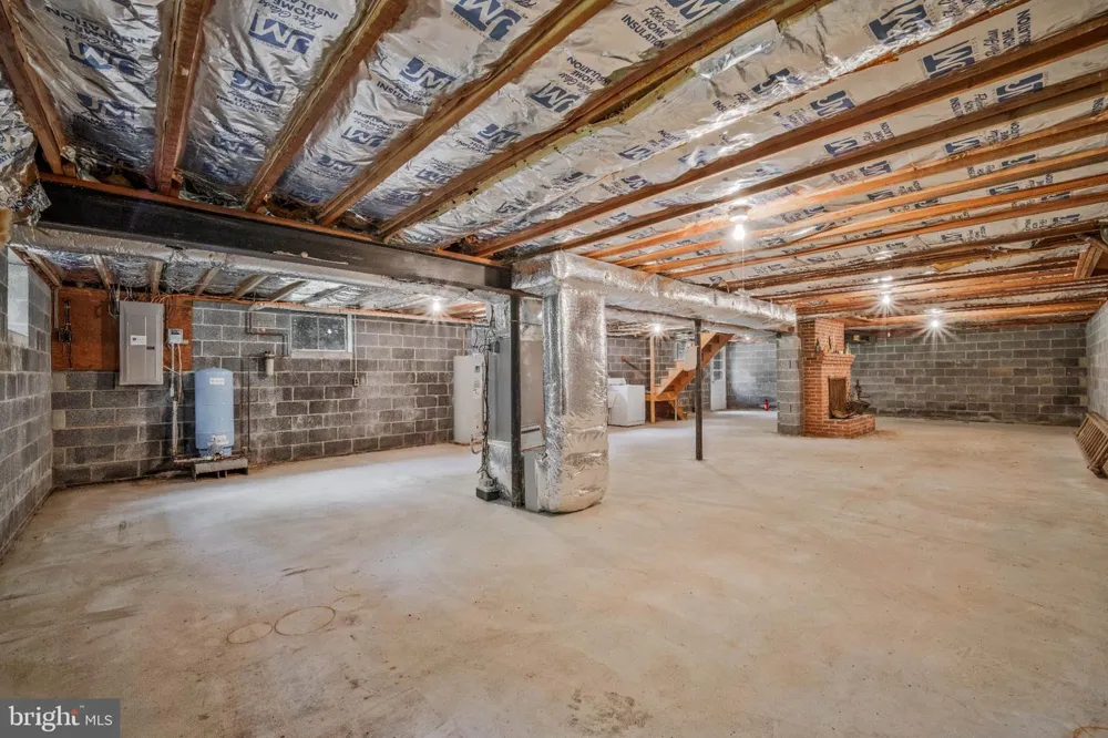 9103 MEETZE ROAD Warrenton, VA 20187