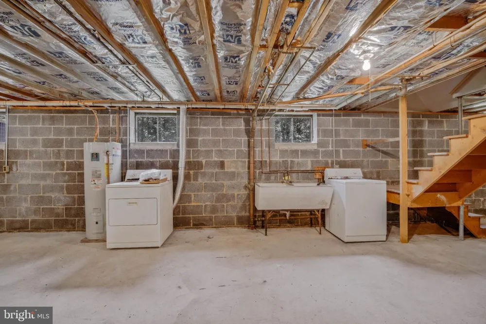 9103 MEETZE ROAD Warrenton, VA 20187