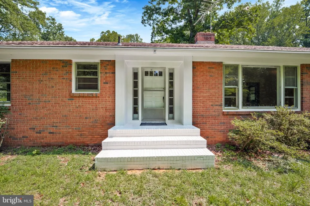 9103 MEETZE ROAD Warrenton, VA 20187