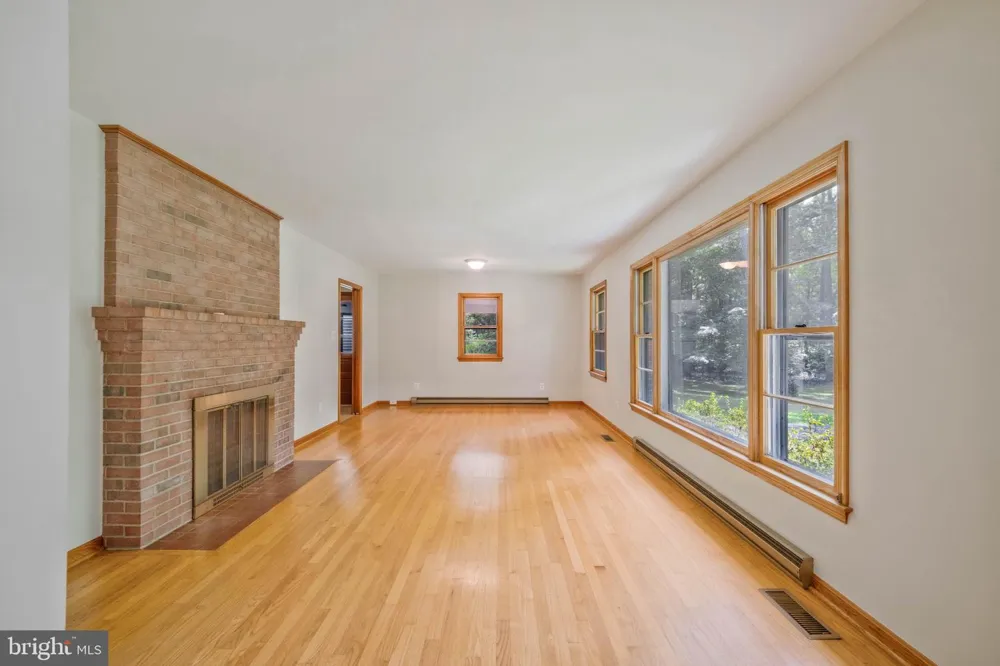 9103 MEETZE ROAD Warrenton, VA 20187