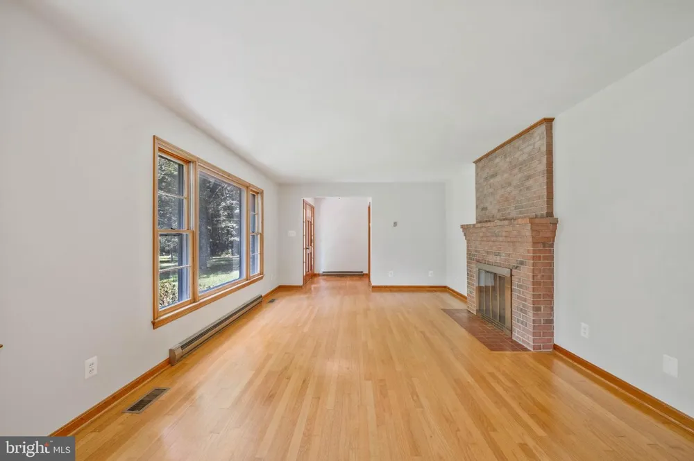 9103 MEETZE ROAD Warrenton, VA 20187