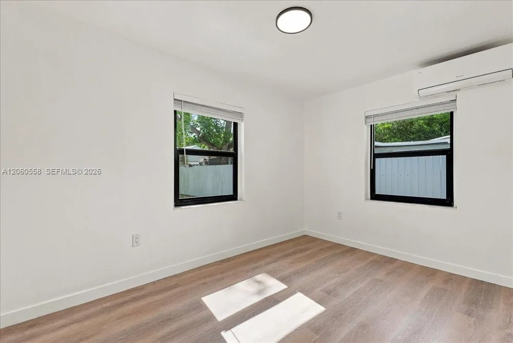 14035 NW 6th Ave North Miami, FL 33168
