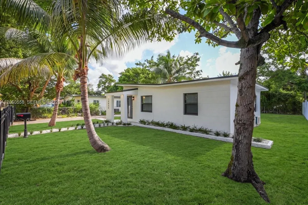 14035 NW 6th Ave North Miami, FL 33168