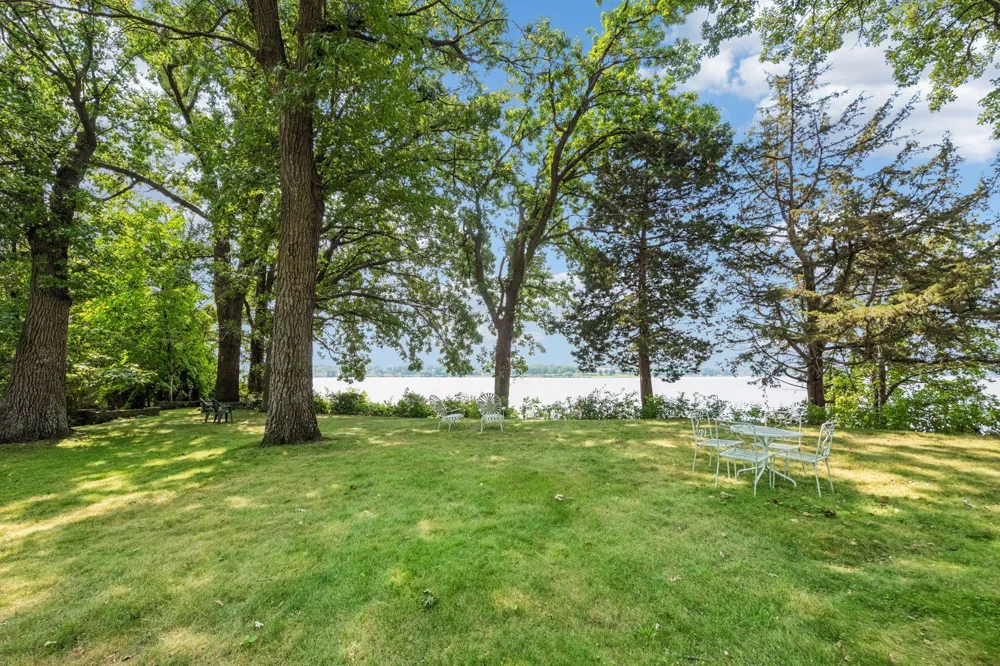 2425 Shore Drive Orono, MN 55391