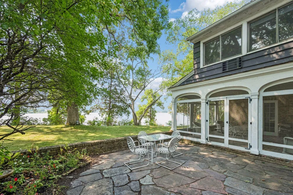 2425 Shore Drive Orono, MN 55391