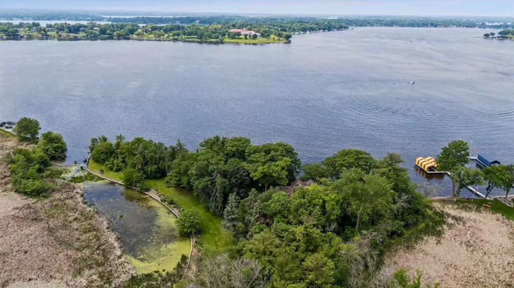 2425 Shore Drive Orono, MN 55391