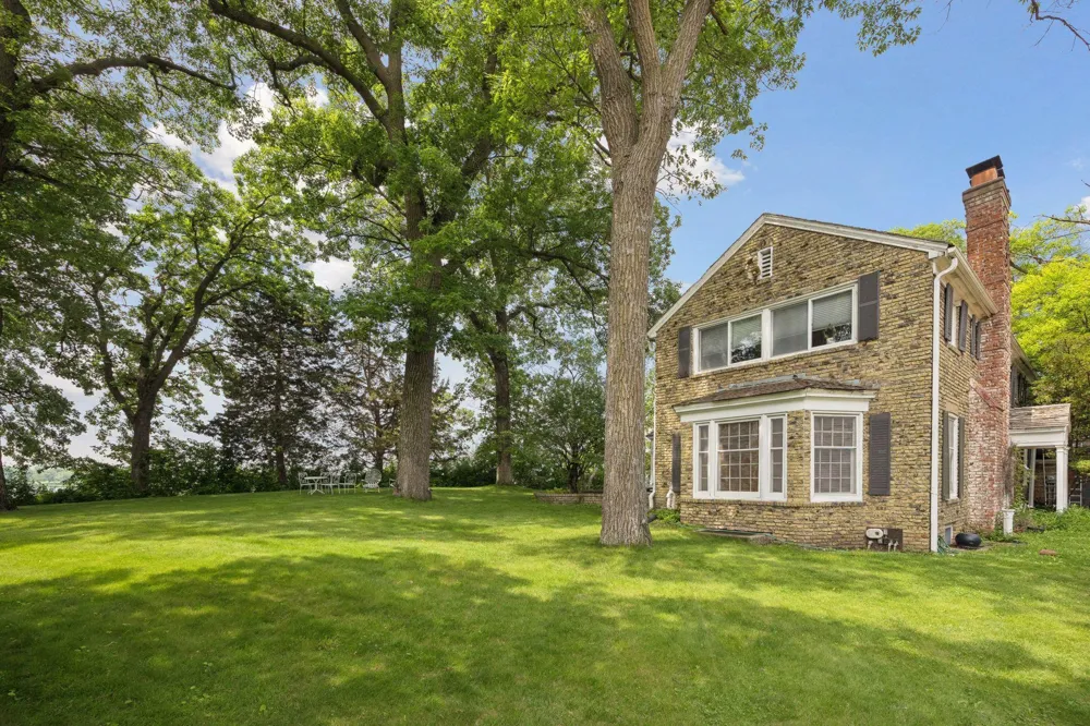 2425 Shore Drive Orono, MN 55391
