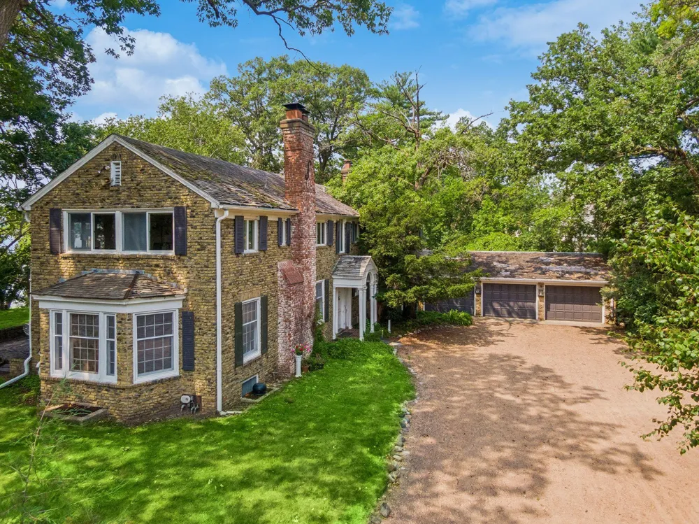 2425 Shore Drive Orono, MN 55391