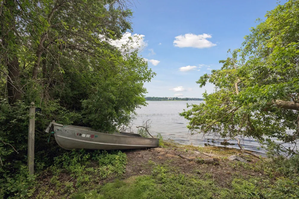 2425 Shore Drive Orono, MN 55391
