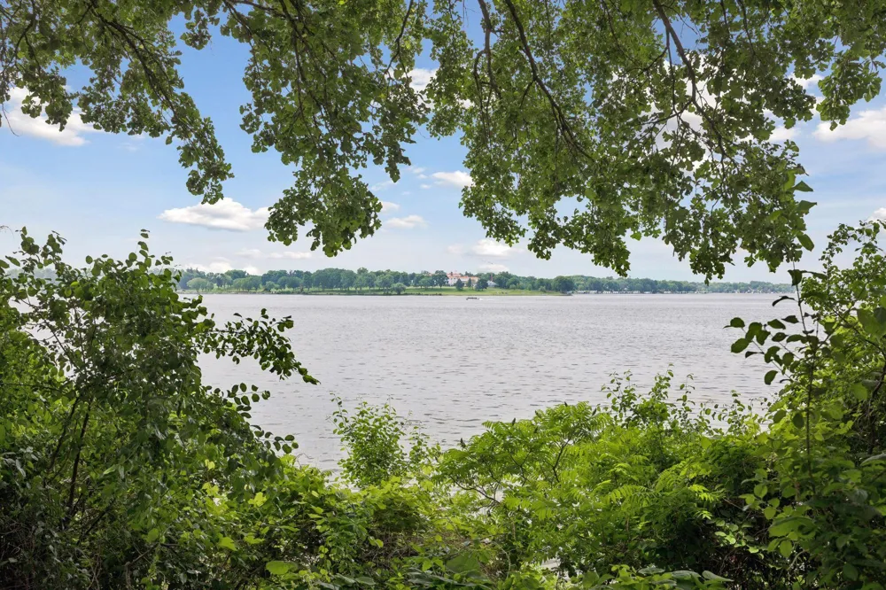 2425 Shore Drive Orono, MN 55391