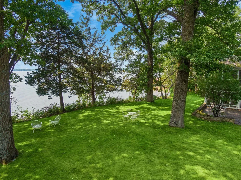 2425 Shore Drive Orono, MN 55391