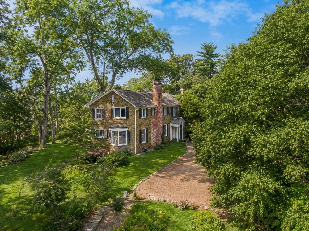 2425 Shore Drive Orono, MN 55391