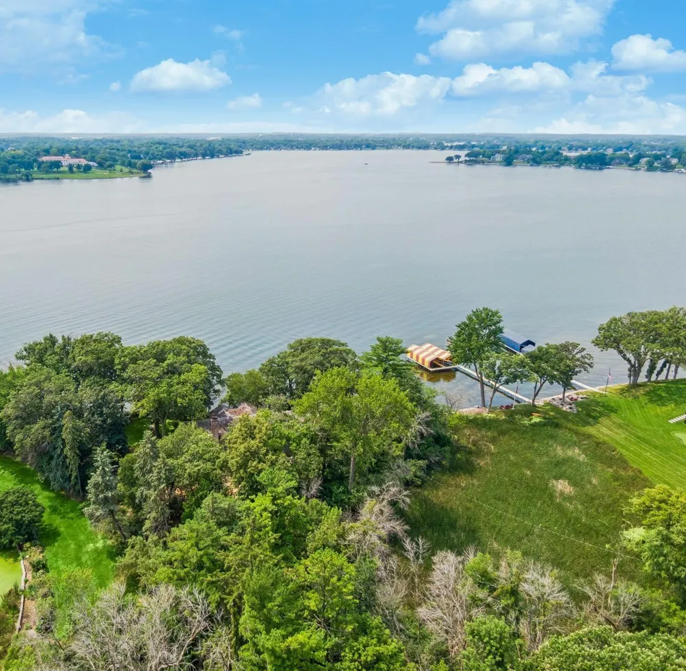 2425 Shore Drive Orono, MN 55391