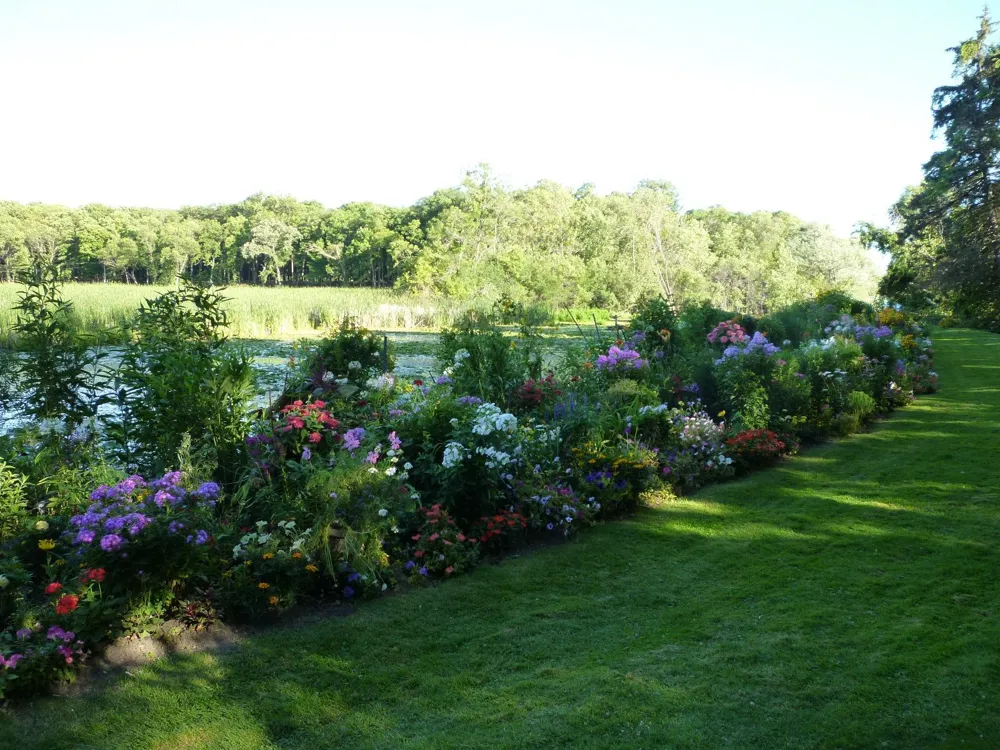 2425 Shore Drive Orono, MN 55391