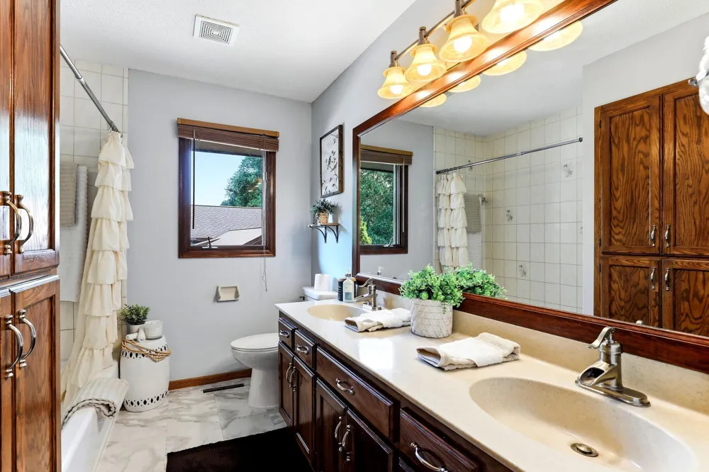 13229 Court Place Burnsville, MN 55337