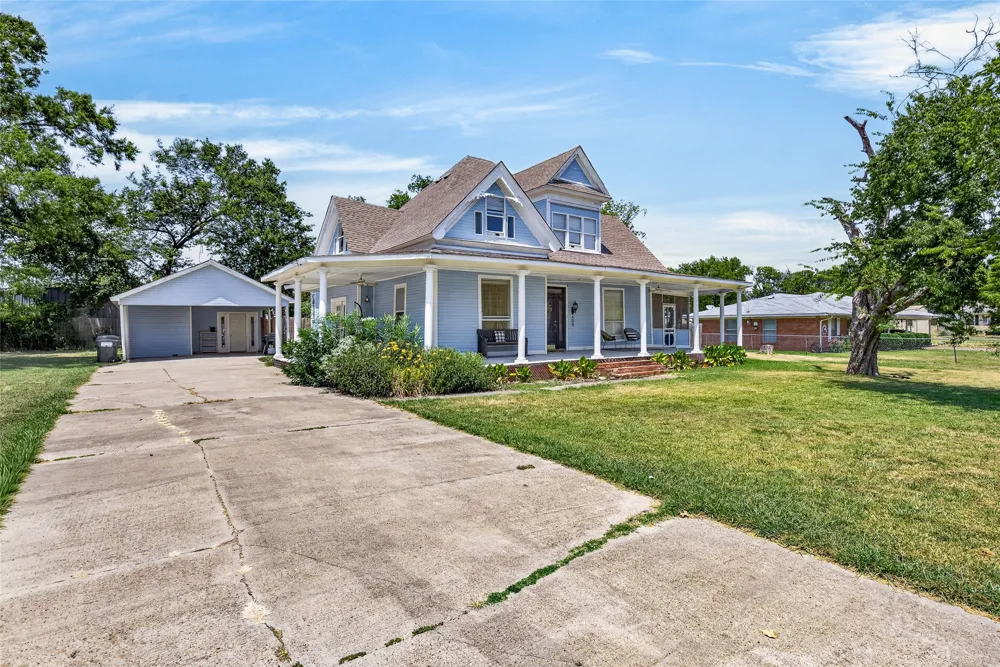 605 E 9th Street Kemp, TX 75143