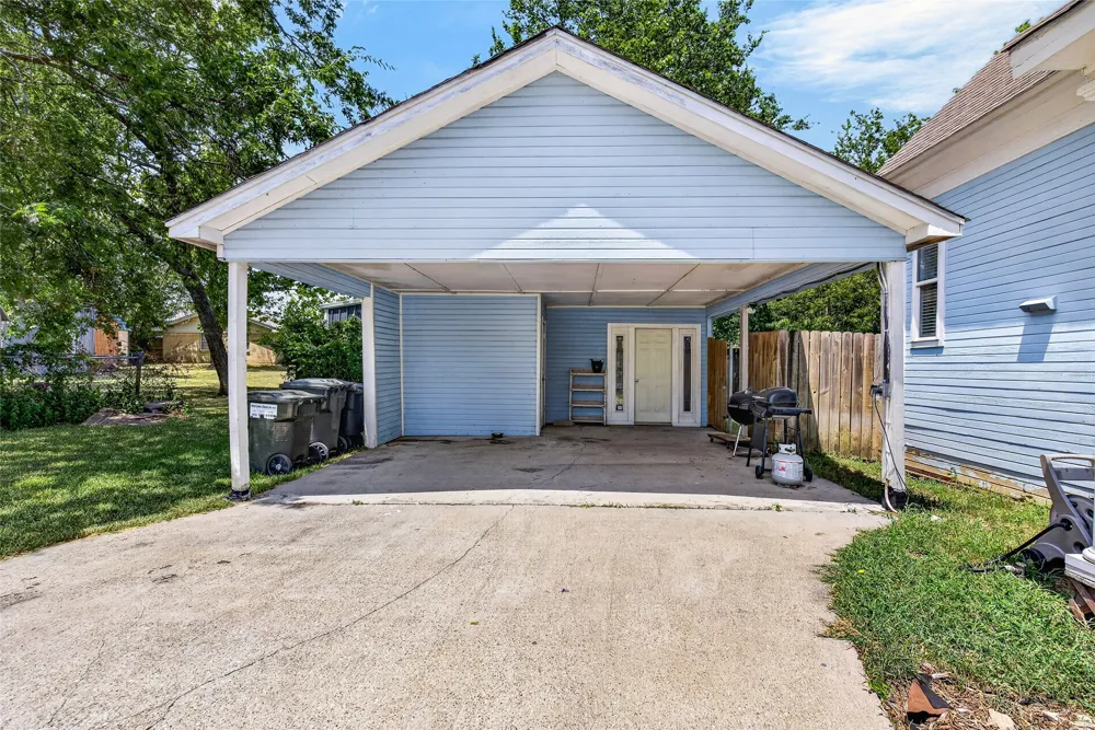 605 E 9th Street Kemp, TX 75143