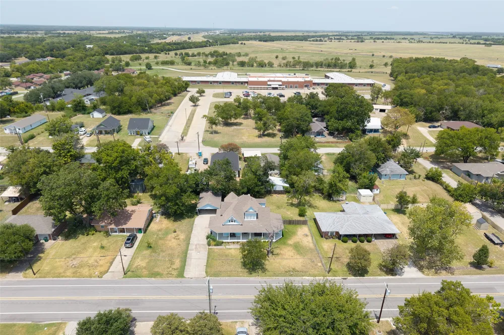 605 E 9th Street Kemp, TX 75143