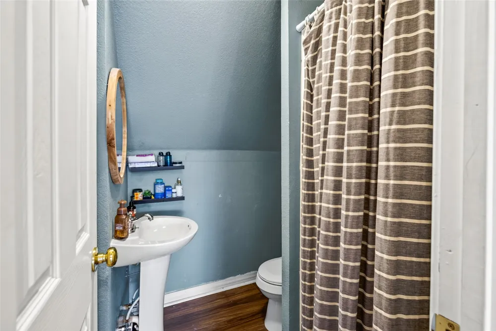 605 E 9th Street Kemp, TX 75143