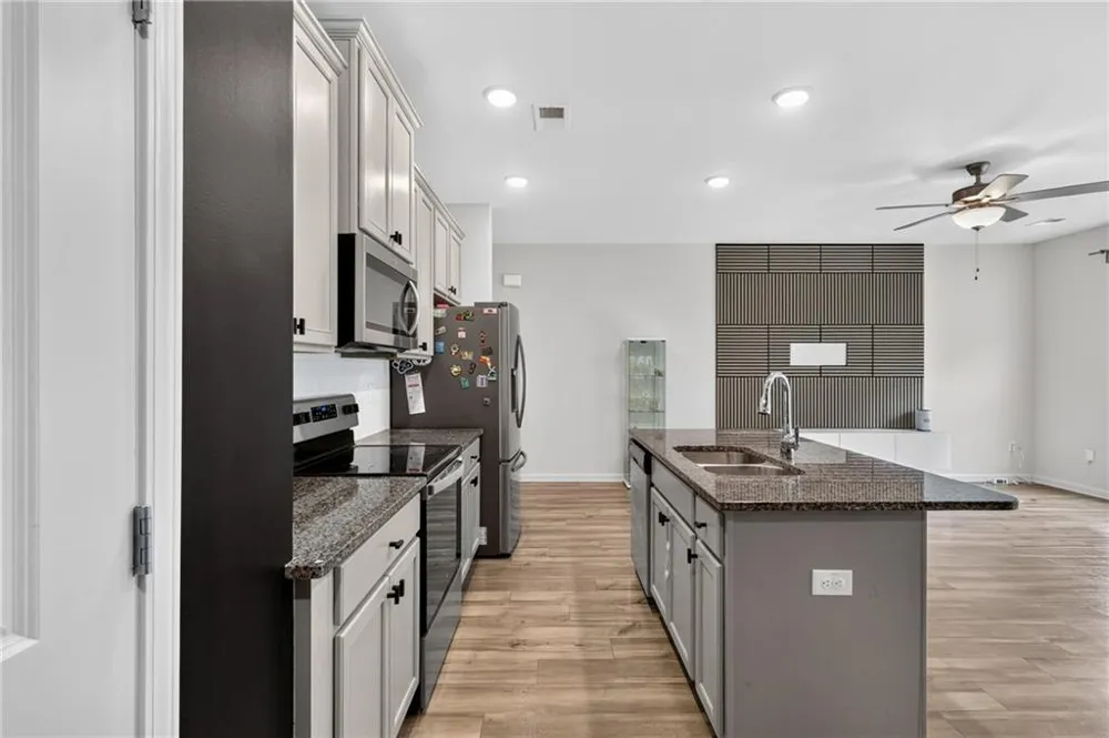 4711 Fairfax Drive Oakwood, GA 30566