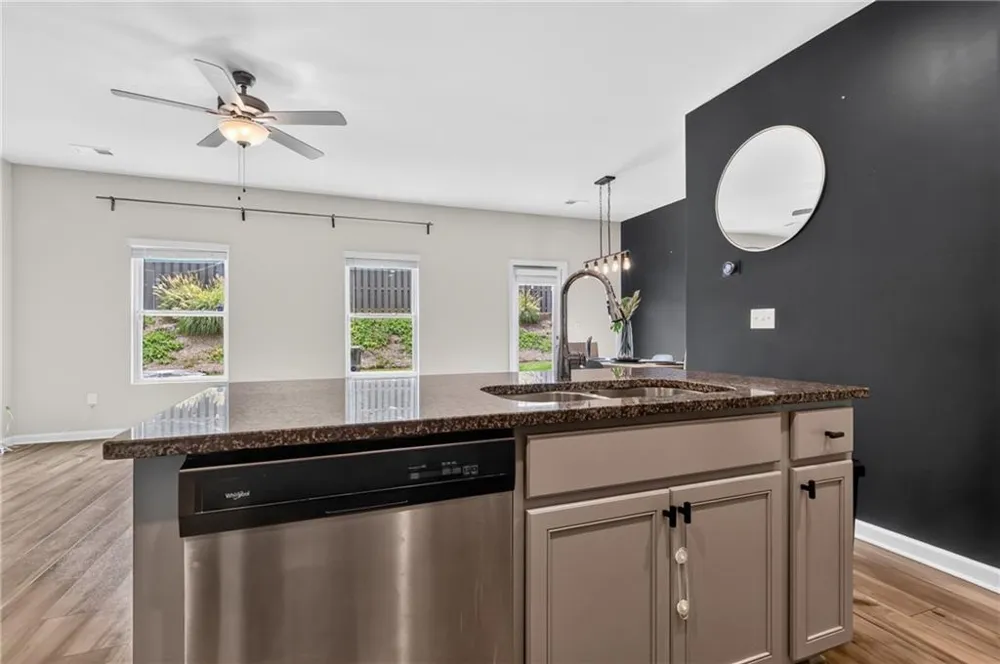4711 Fairfax Drive Oakwood, GA 30566