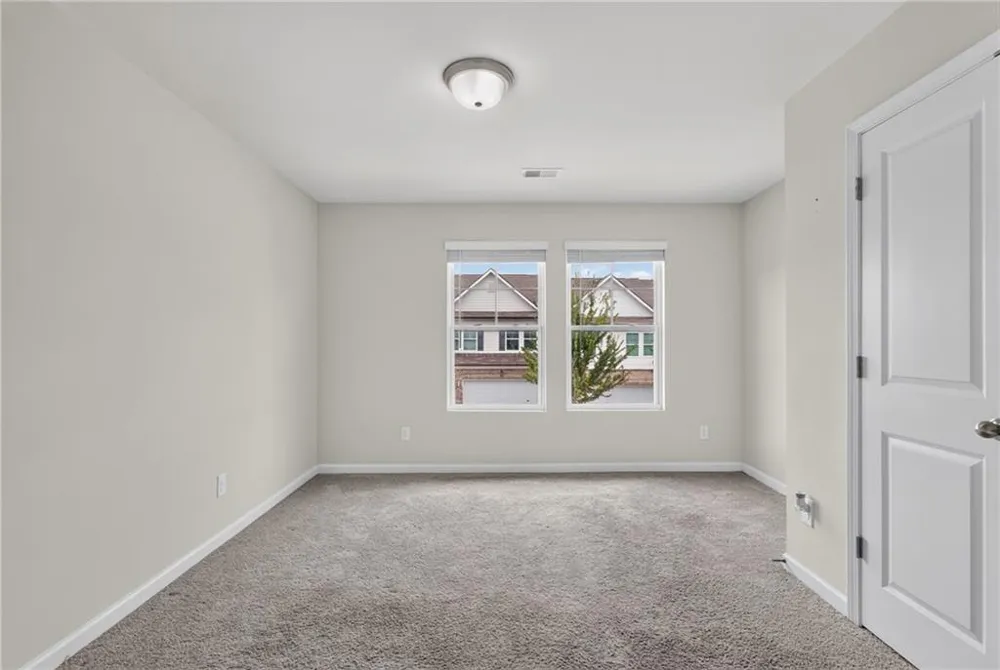4711 Fairfax Drive Oakwood, GA 30566