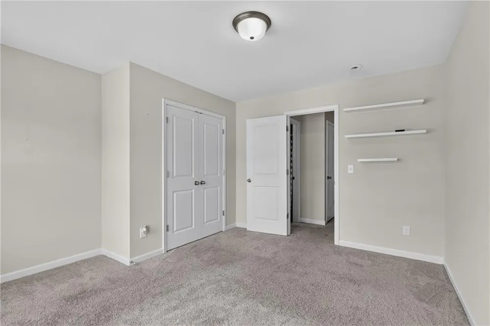 4711 Fairfax Drive Oakwood, GA 30566