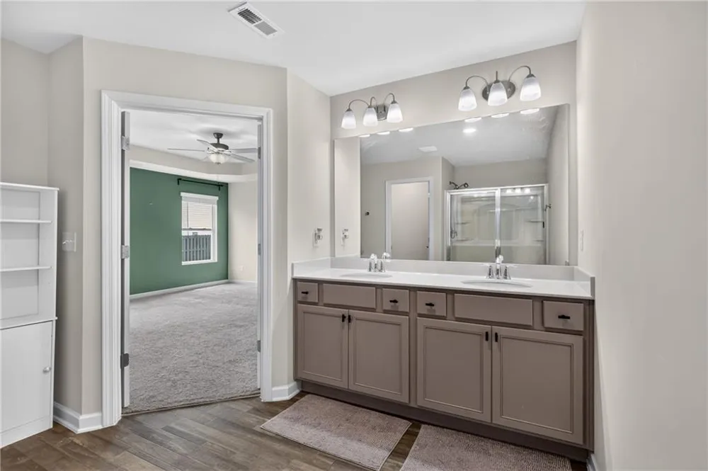 4711 Fairfax Drive Oakwood, GA 30566