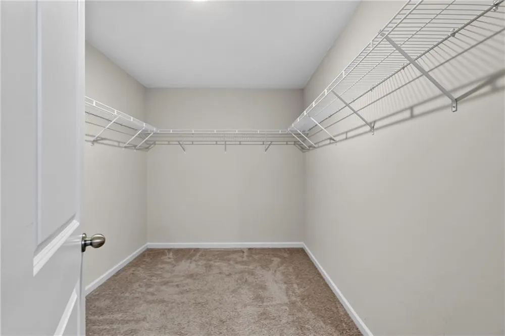 4711 Fairfax Drive Oakwood, GA 30566