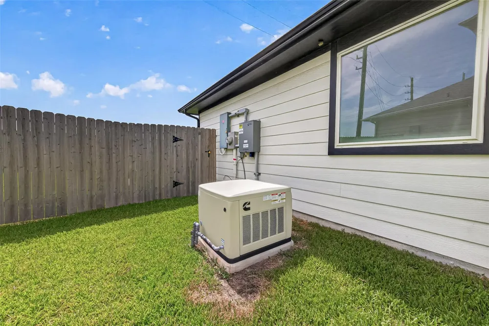 12707 Gabrial Drive Crosby, TX 77532