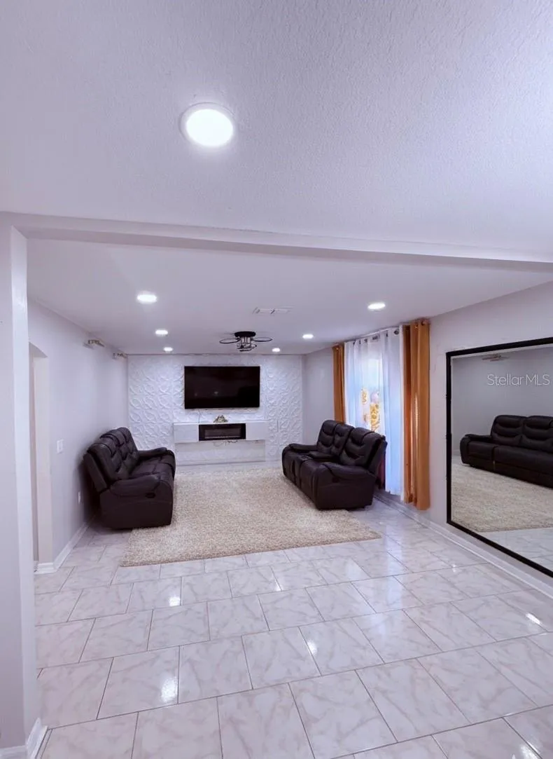 5764 ROYAL HILLS CIRCLE Winter Haven, FL 33881