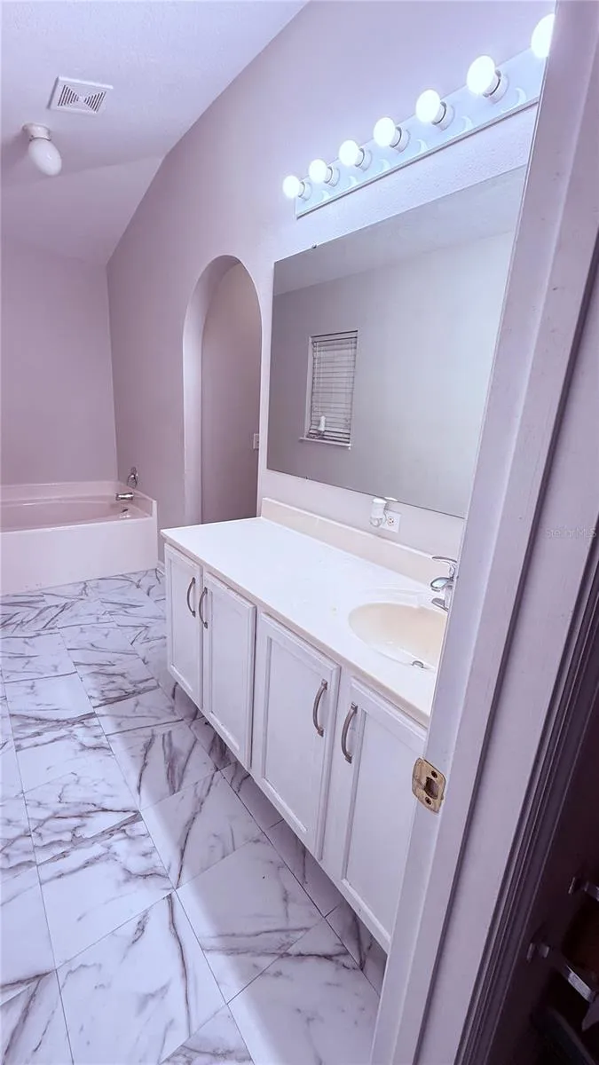 5764 ROYAL HILLS CIRCLE Winter Haven, FL 33881