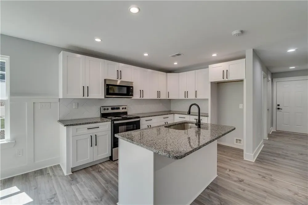2389 A Highpoint Road Snellville, GA 30078