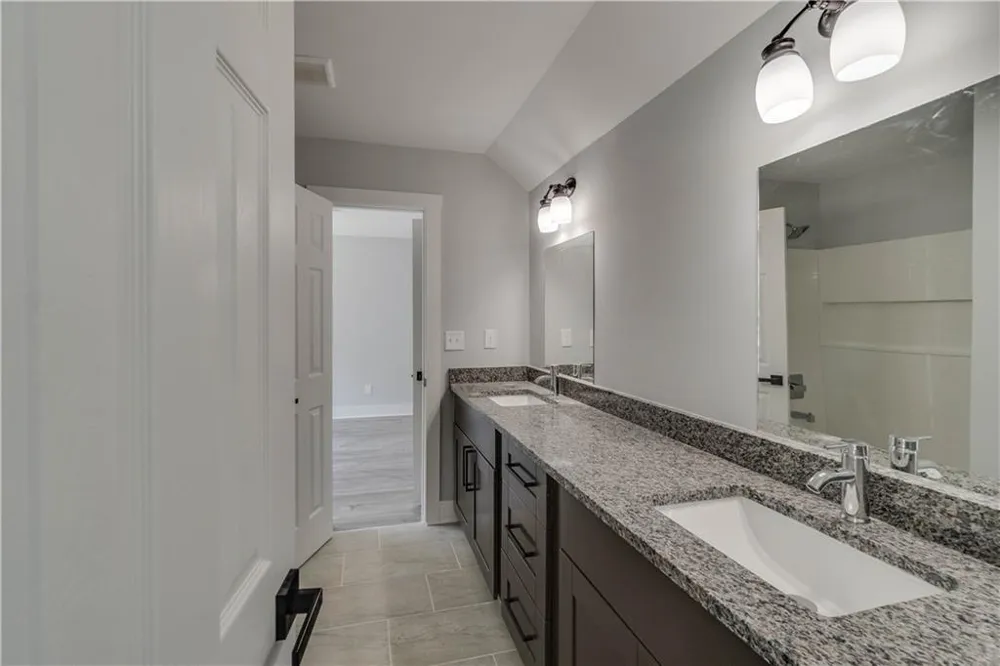 2389 A Highpoint Road Snellville, GA 30078